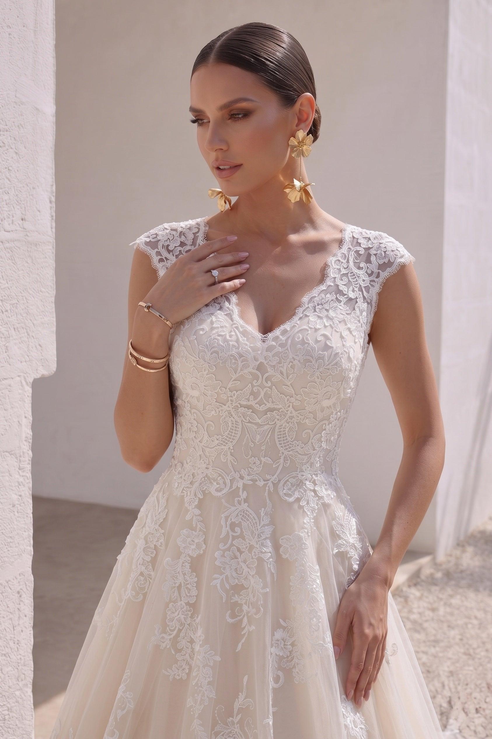 A-Line Court Train Tulle and Lace Wedding Dress LWXT16001