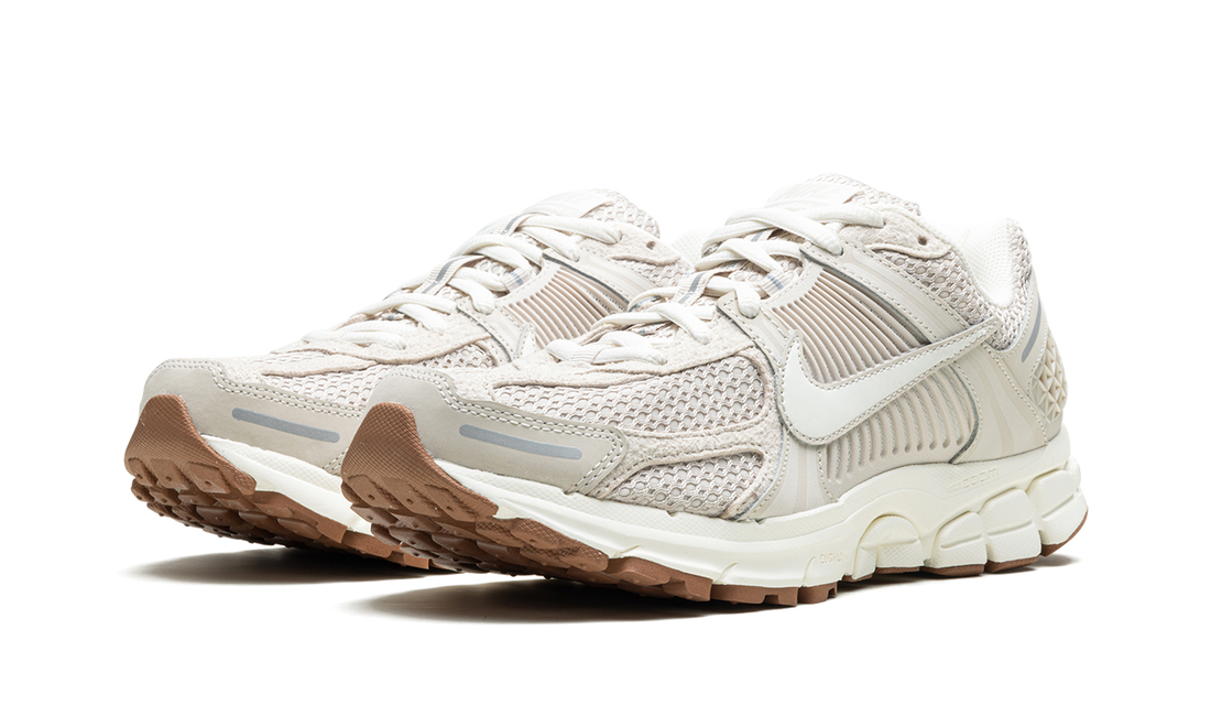 ZOOM VOMERO 5 WMNS Light Orewood Brown FZ3780 101
